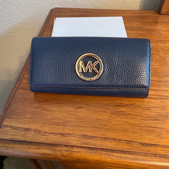 Michael Kors Fulton Flap Continental Wallet NWOT 8 X 4 - Picture 9 of 10